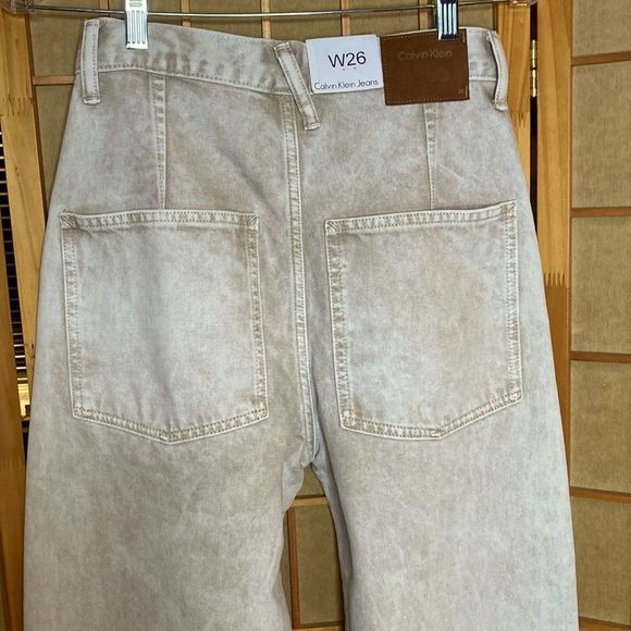 Calvin Klein Jeans Tan Washed Denim Relaxed Fit Unisex Jeans - Picture 3 of 15